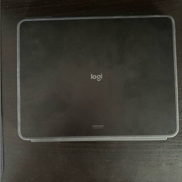 Logitech Combo Touch Keyboard Case with Trackpad for iPad Pro 13" - Picture 5 of 5